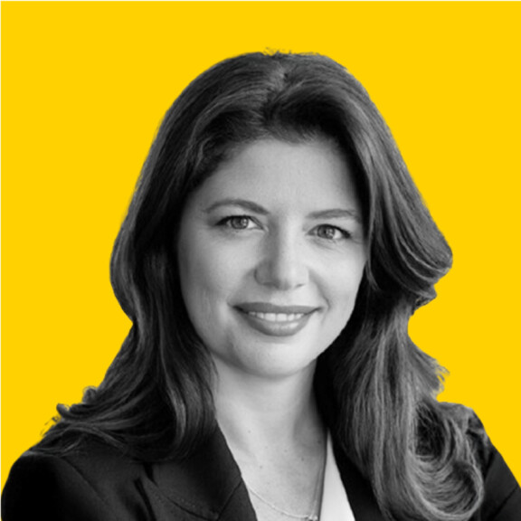 Jennifer_Gabriele_yellowBG