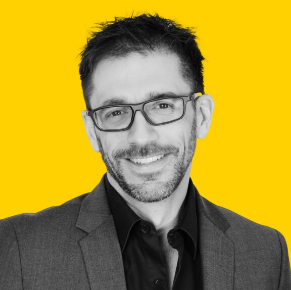 Etienne_Beaulieu_yellowBG