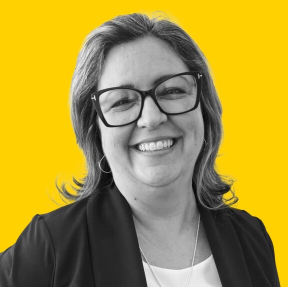 Julie_Carignan_yellowBG